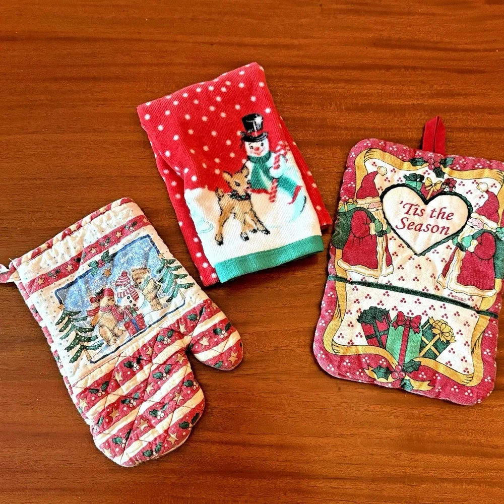 Vintage Christmas Kitchen Lot of 3 | Teddy Bear Oven Mitt Santa Pot Holder Towel
